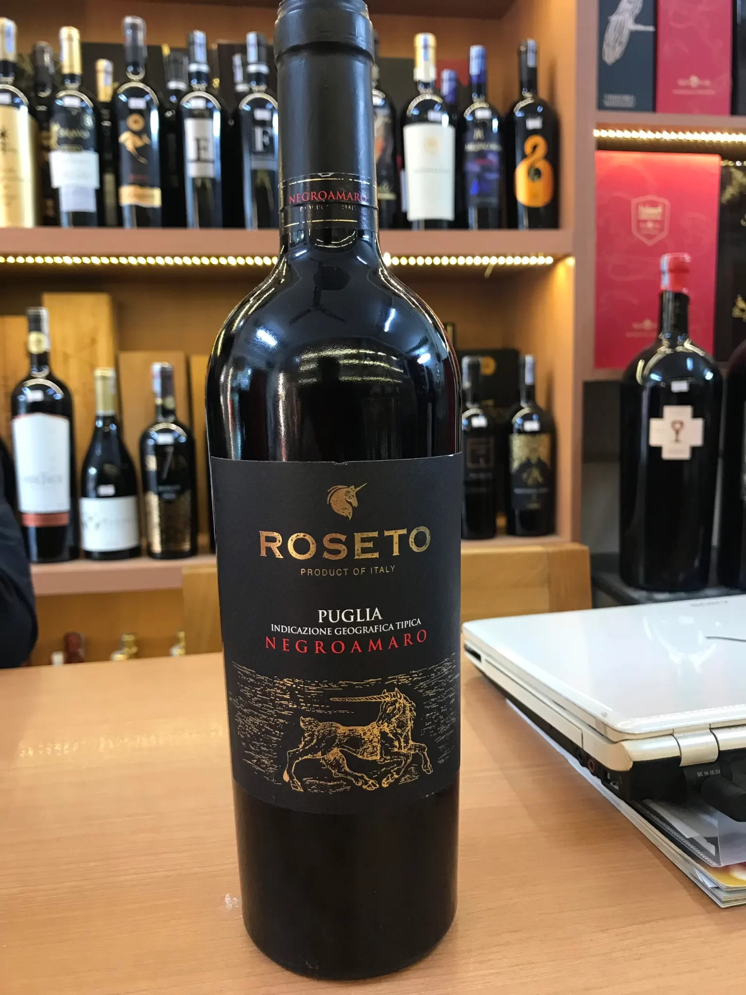 Rượu vang Ý Roseto
