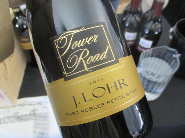 Rượu Vang Mỹ J.Lohr Vineyard Series Tower Road Petite Sirah