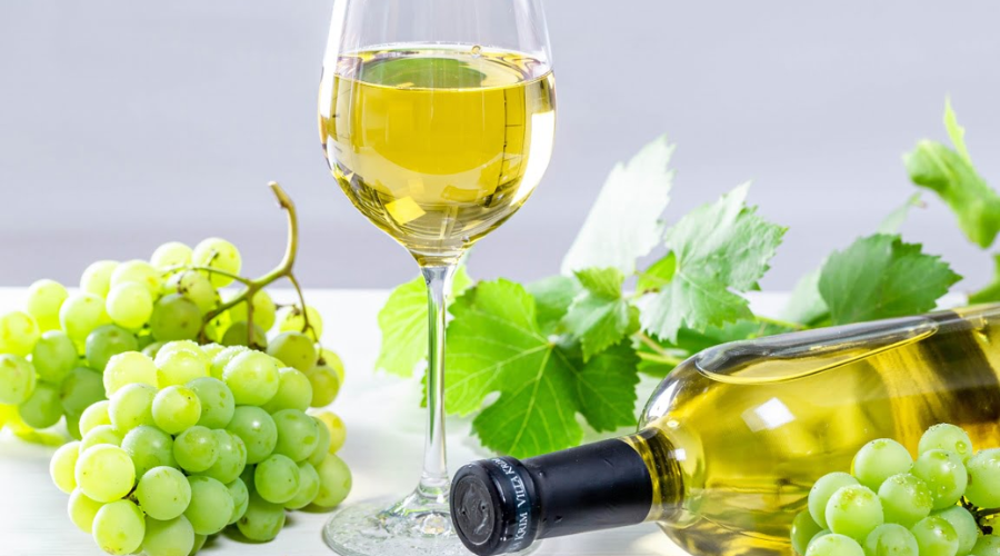 Bí mật của rượu vang trắng: Hương vị vang tinh tế từ trái cây vùng nhiệt đới