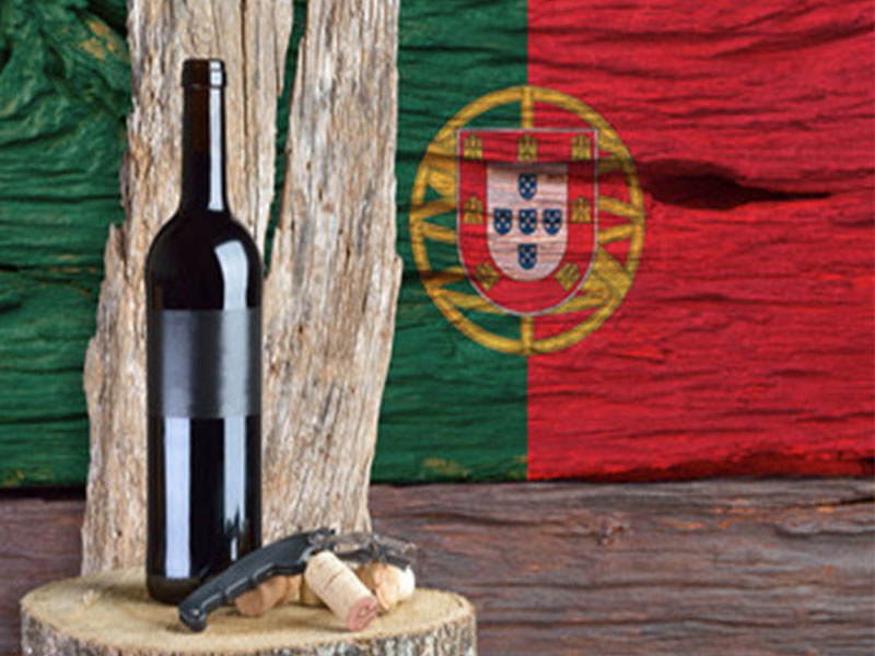 Rượu vang ngọt Bồ Đào Nha là một loại rượu vang có hương vị đậm đà, với độ ngọt cao
