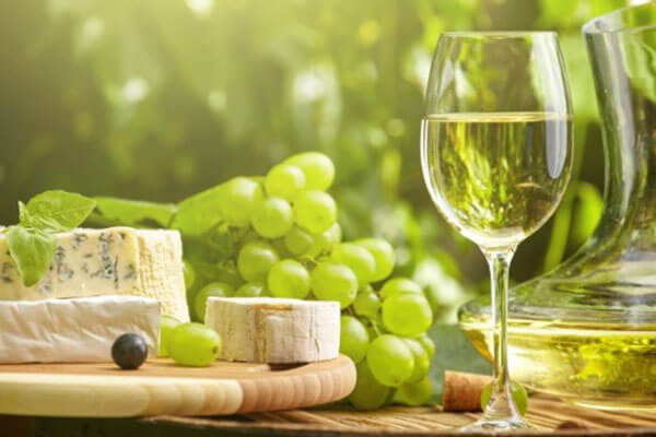 Rượu vang trắng Bordeaux kết hợp vs pho mai